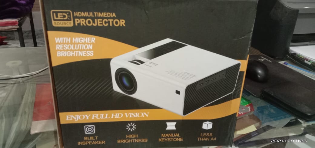 Unic Y6 Wifi Display Hd Projector - Image 3